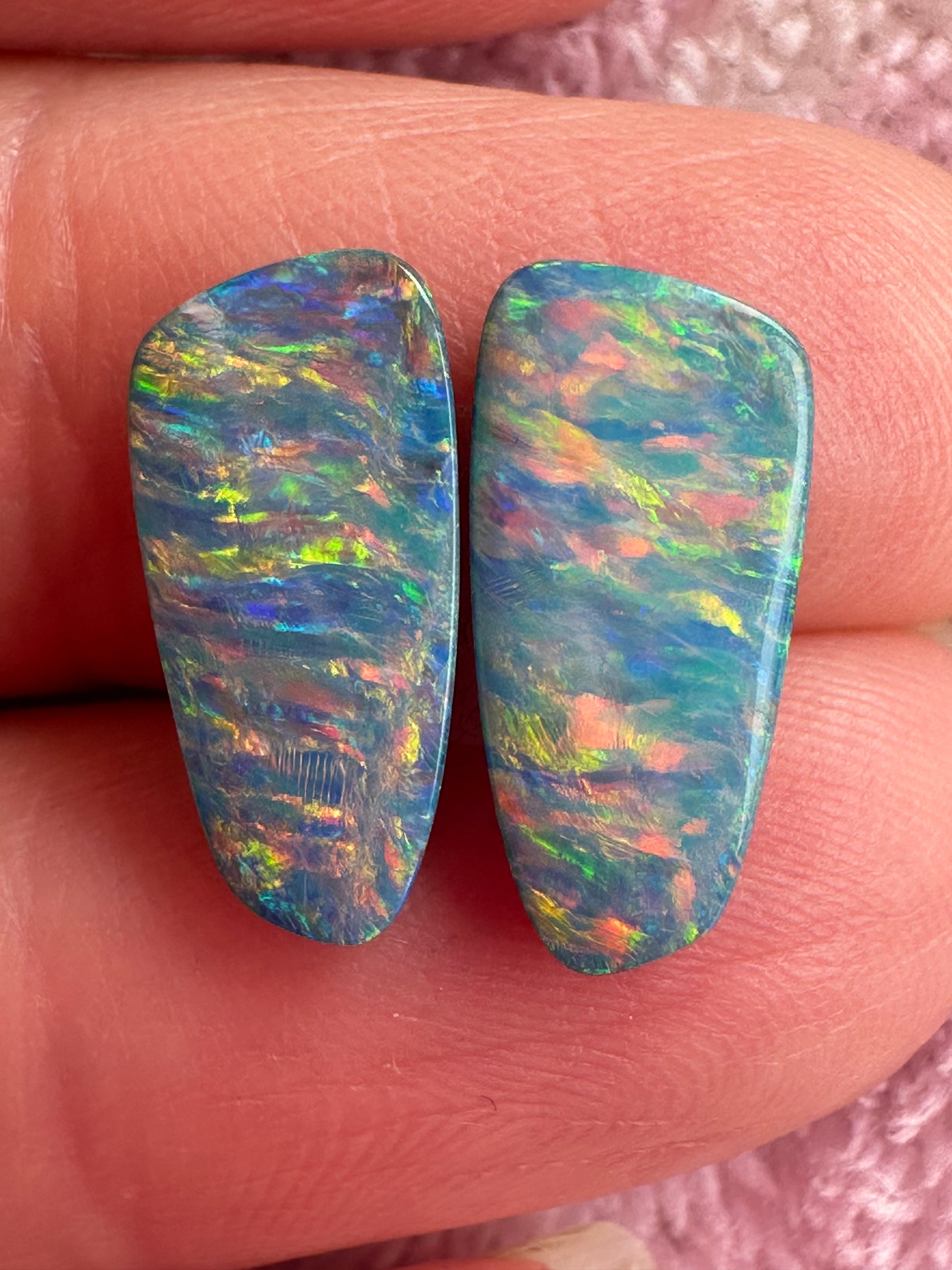 Matching Australian opal pair 5.5 cts