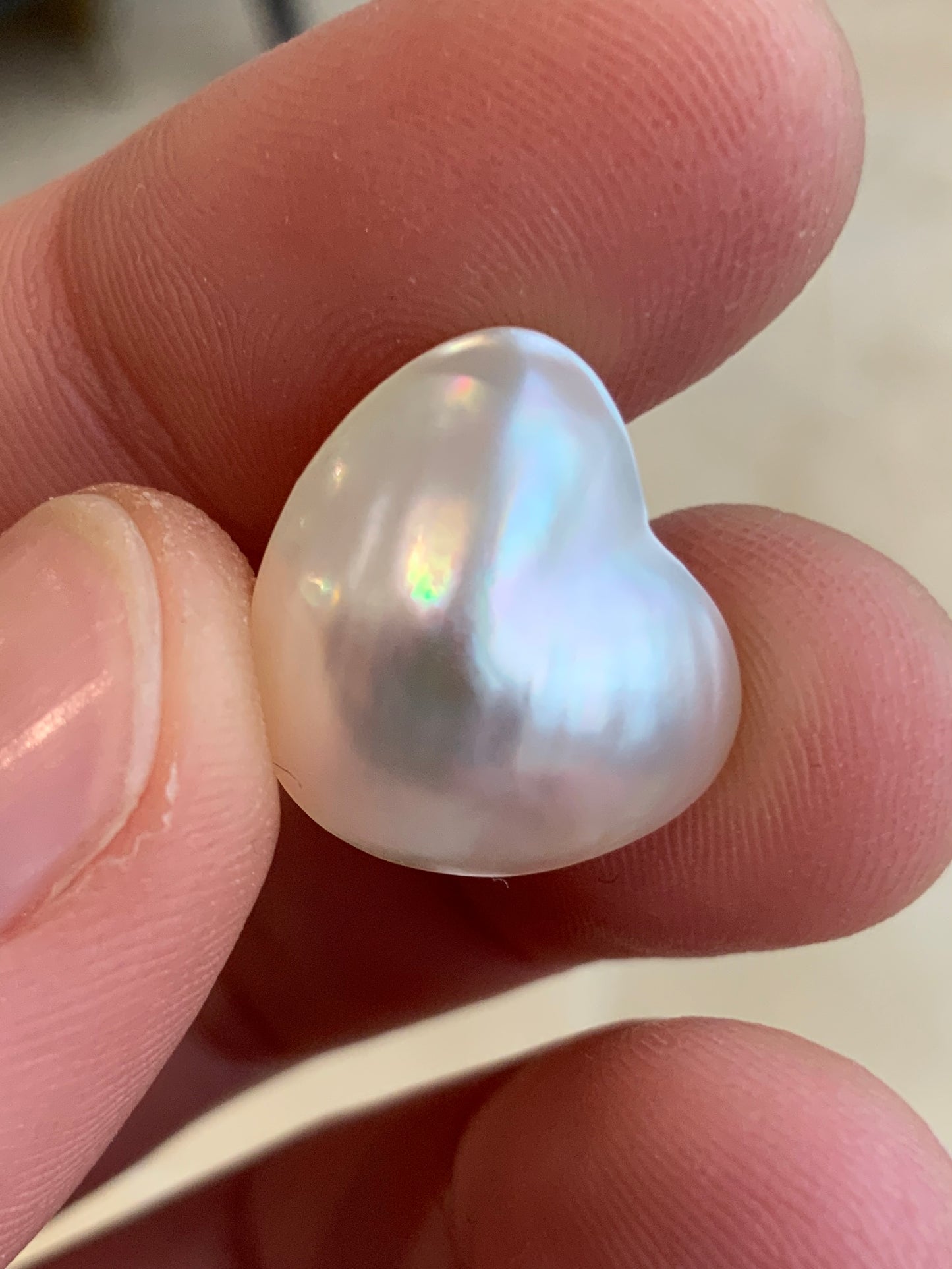 Opal Essence Mabe pearl white heart 