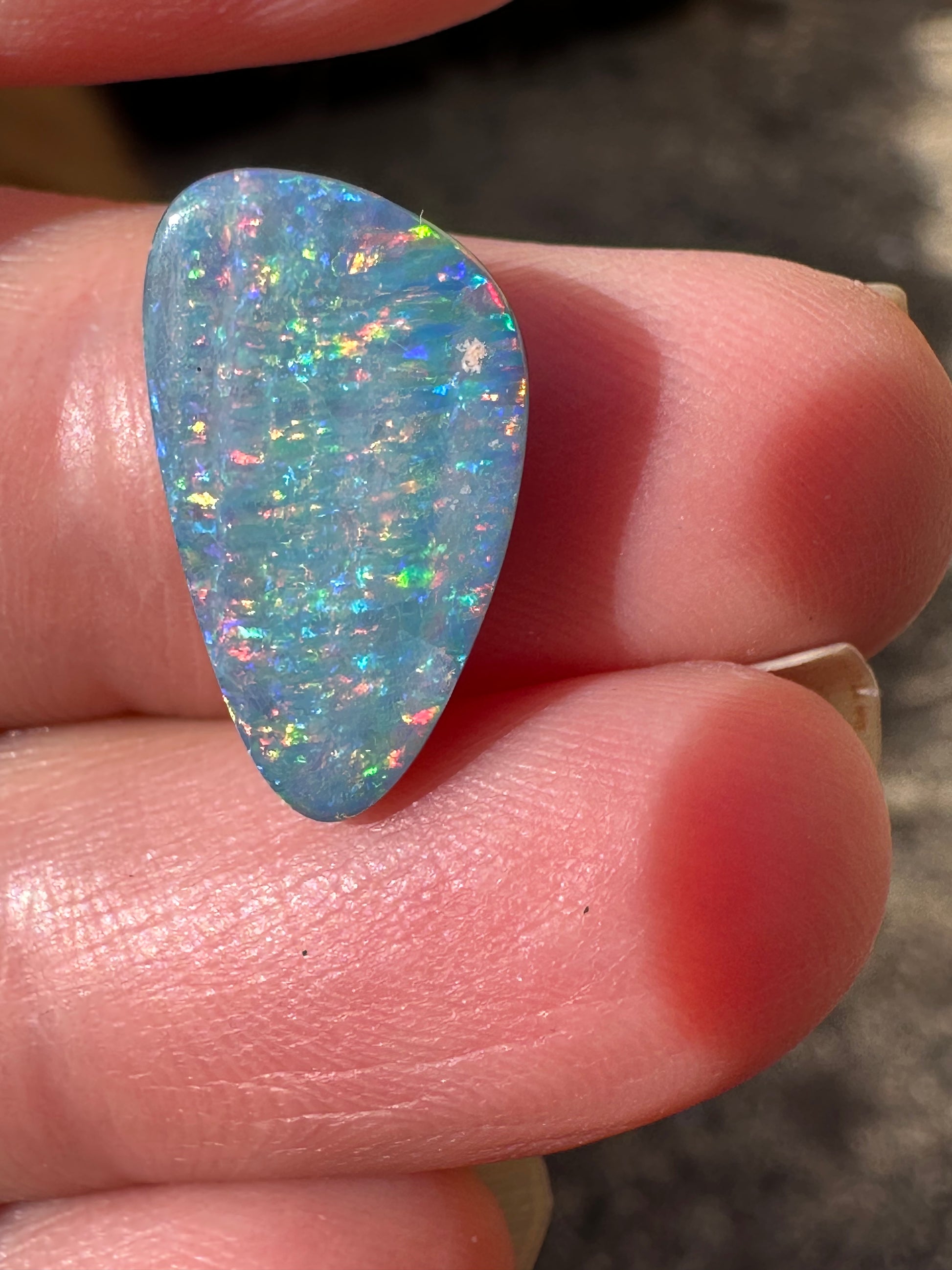 Brilliant Australian Opal doublet 4.05 cts