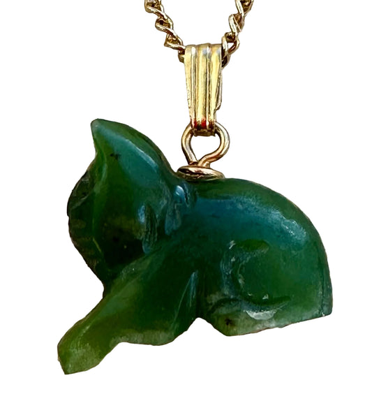 Green nephrite jade cat