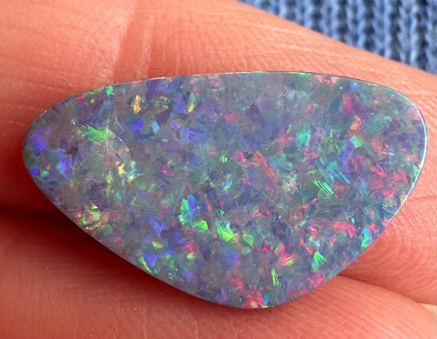 Australian opal doublet 4.9 cts