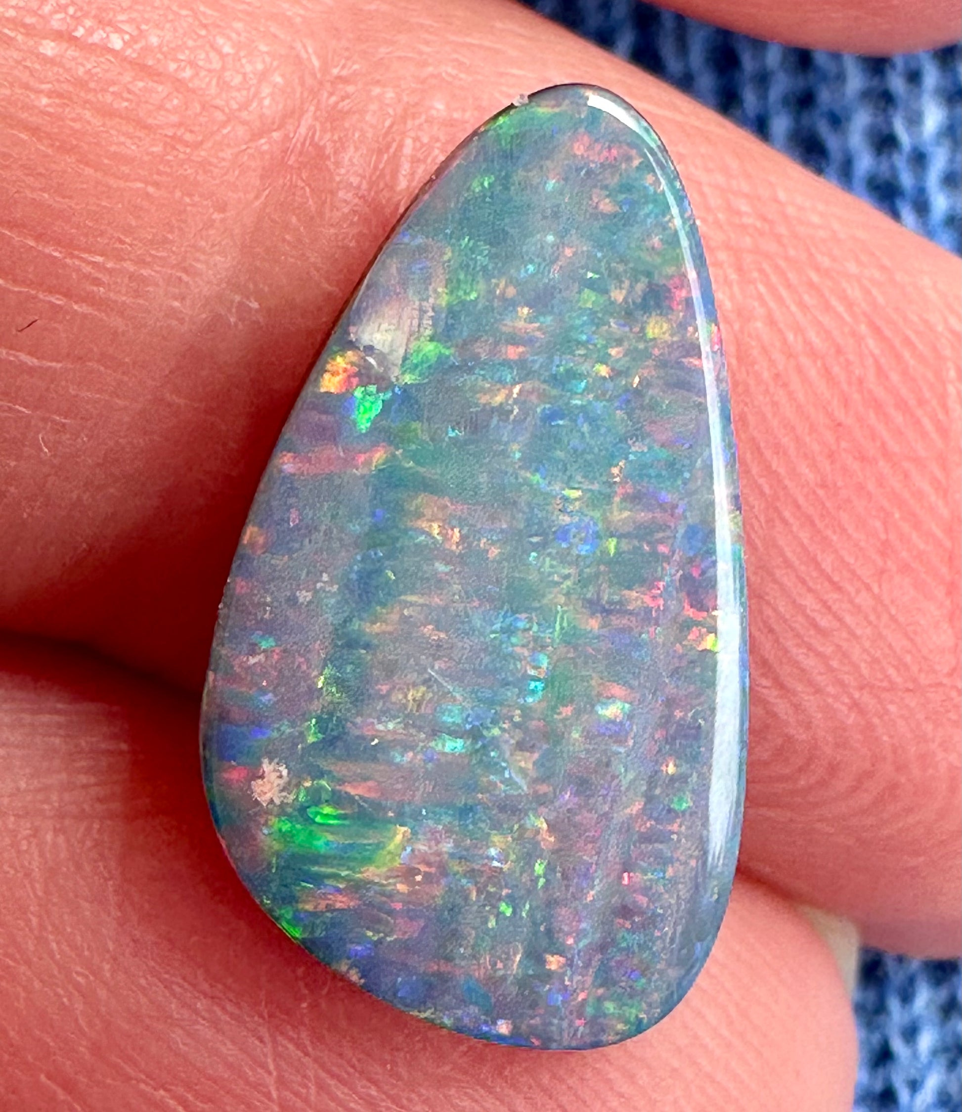 Brilliant Australian Opal doublet 4.05 cts