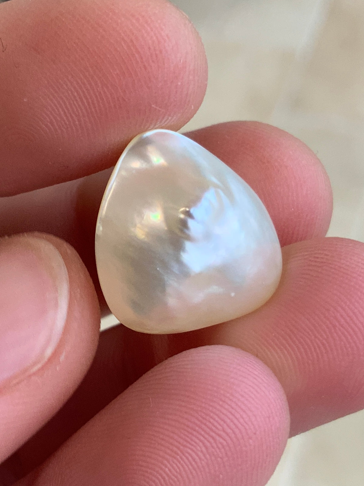 Opal Essence Mabe pearl white freeshape