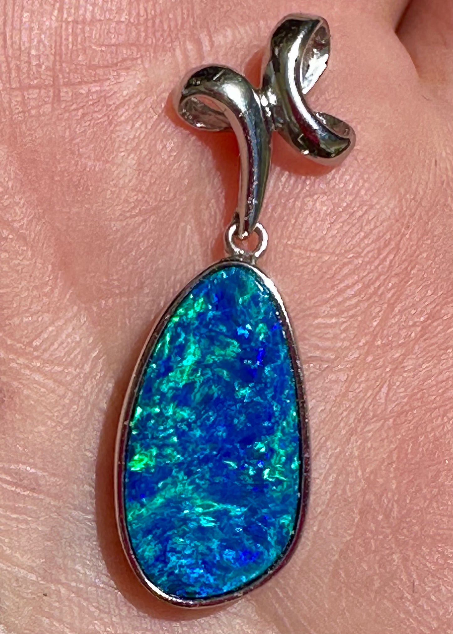 Brilliant Australian sterling silver opal pendant
