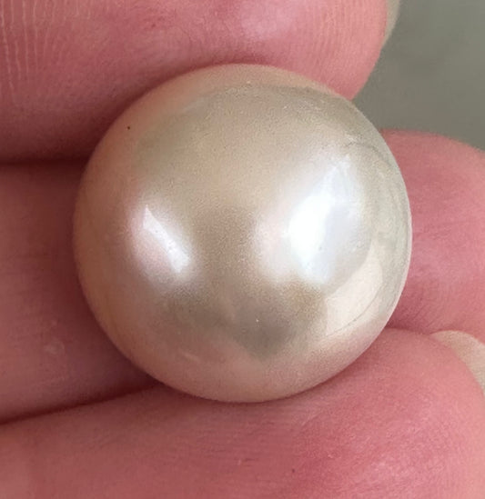 Mabe Pearl 18mm Round Shape - Opal Essence Wholesalers 