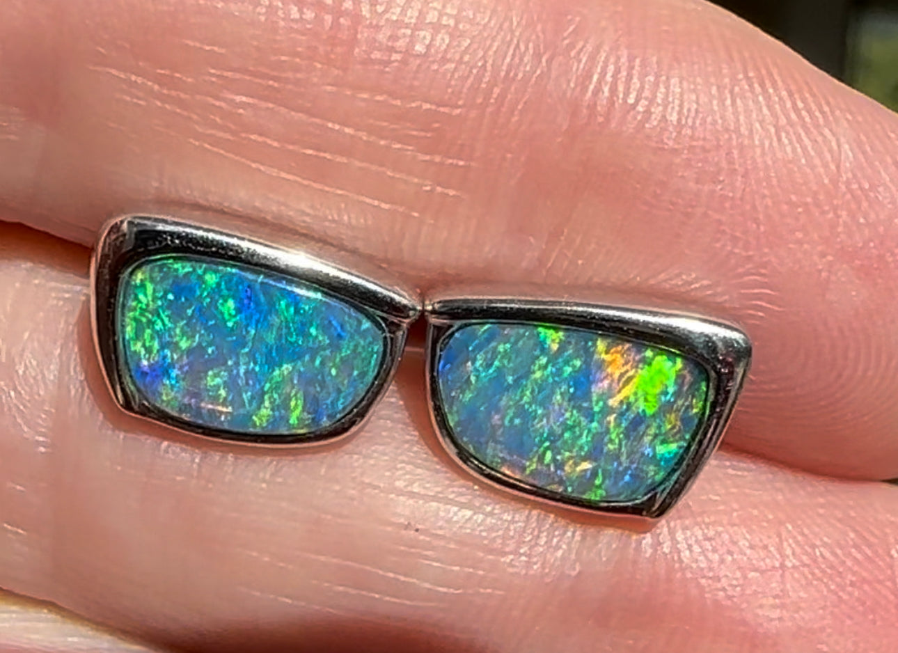 18 k white gold gem opal earrings - Opal Essence Wholesalers 