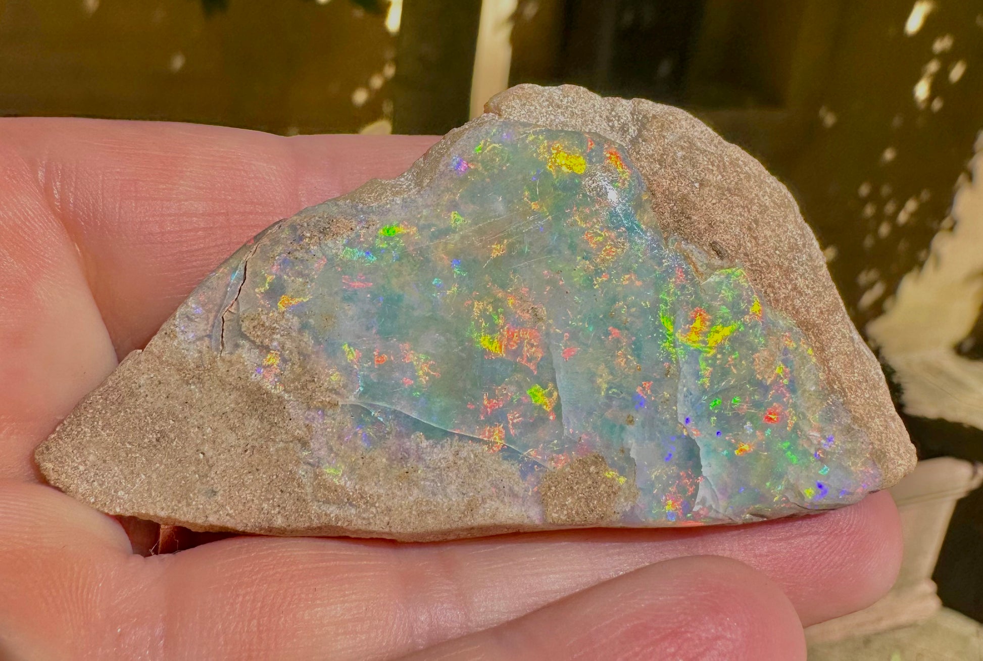 Brilliant rough opal specimen from Mintabie - Opal Essence Wholesalers 