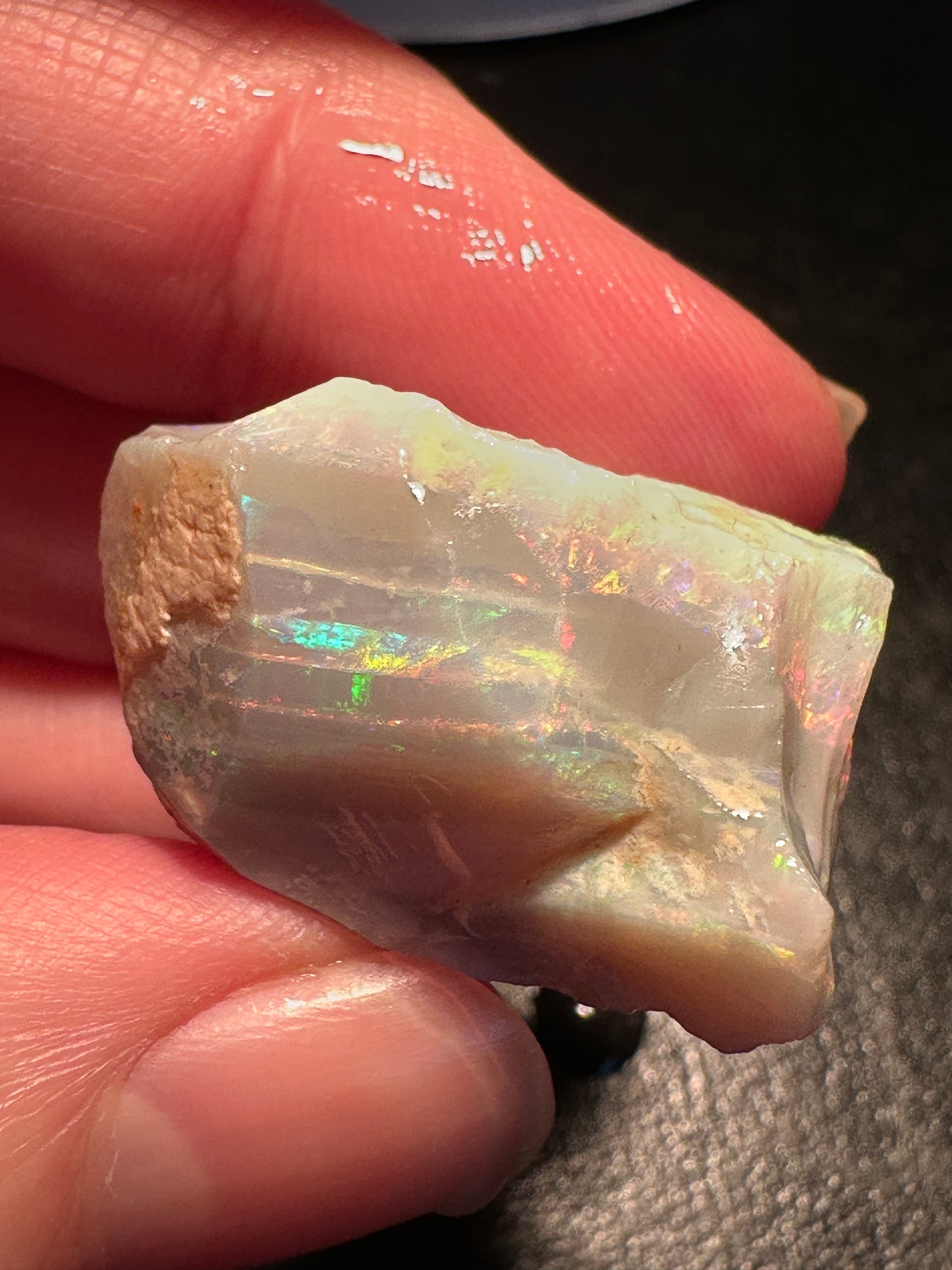 Opal Essence Australian Lambina Rough Grey Base opal multicolored Unset 