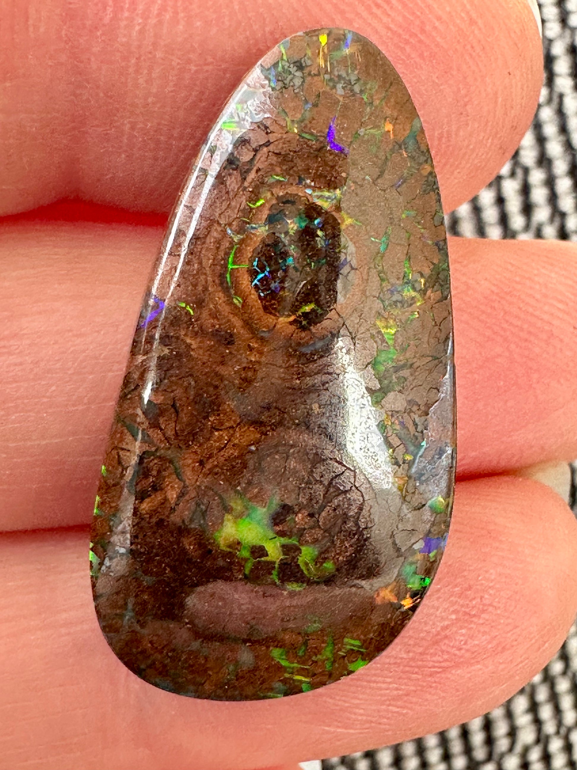 Triangular Queensland Boulder matrix opal 22 cts