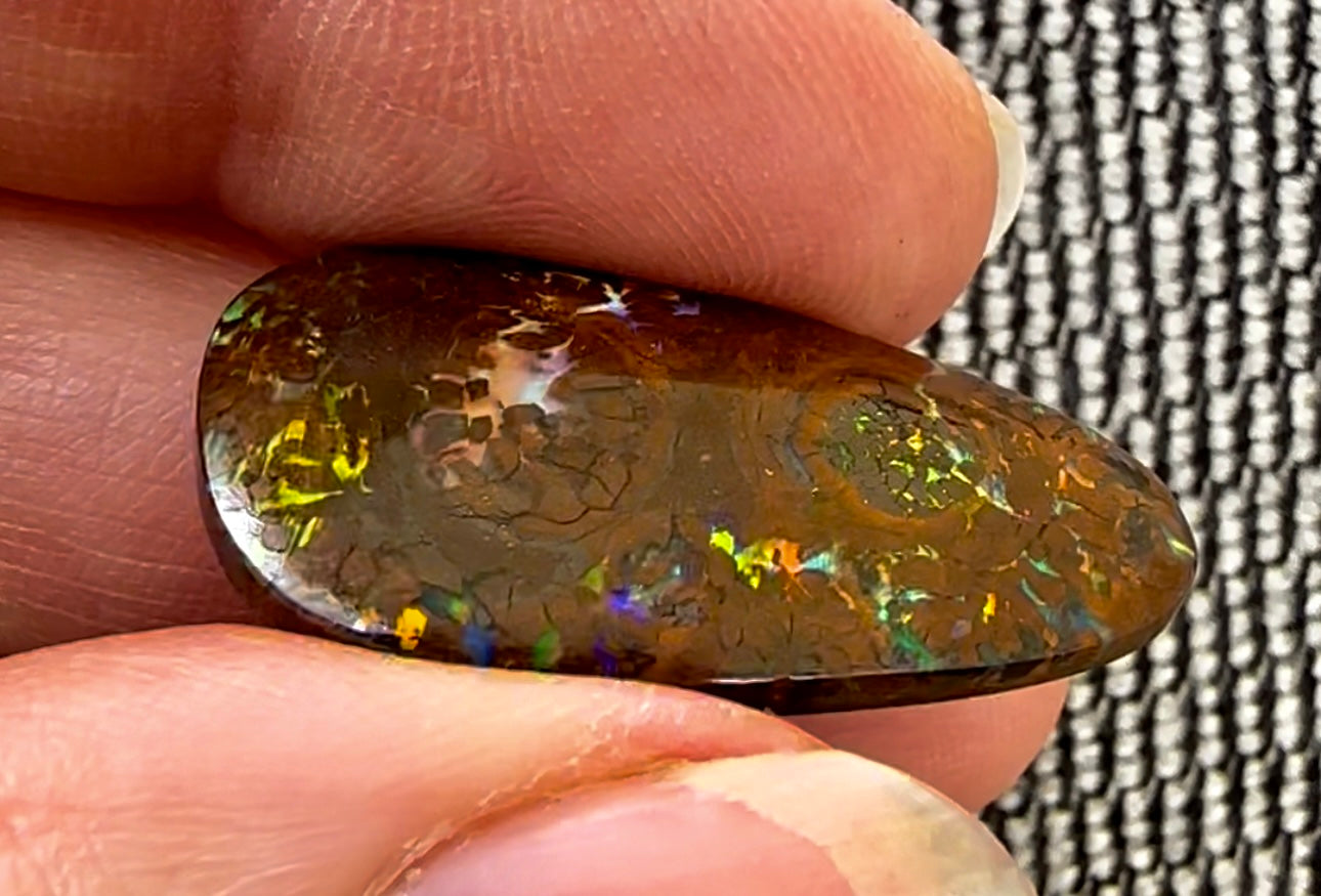 Triangular Queensland Boulder matrix opal 22 cts