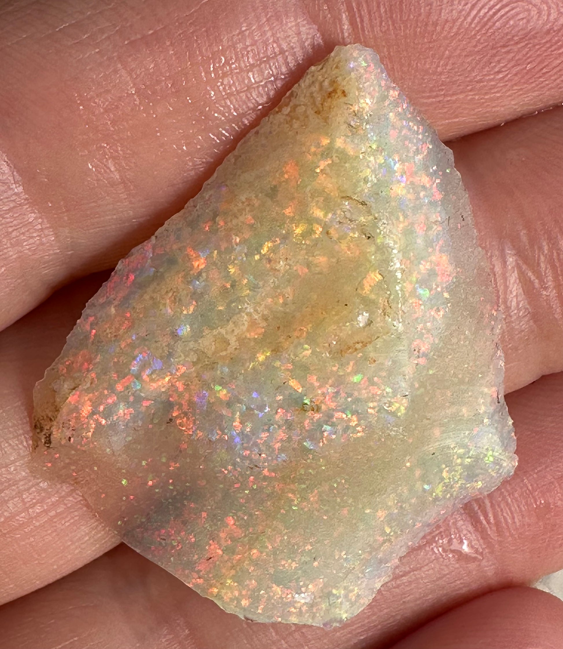 Australian rough uncut opal 19.84 cts 36x30mm