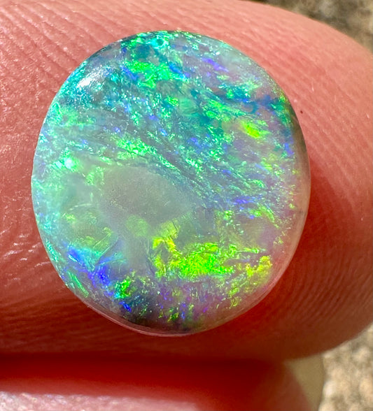 Lightning Ridge semi black opal 1.45 cts 9.7 x 8.9 mm