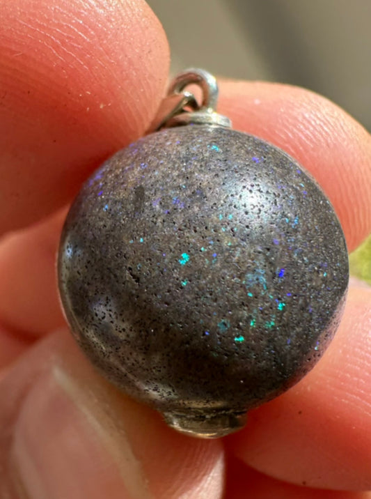 Australian Andamooka matrix purple and blue opal focal bead pendant 20ct