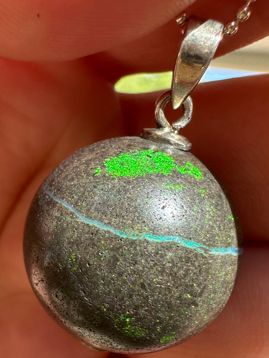 Australian Andamooka matrix green and blue focal bead pendant 48ct