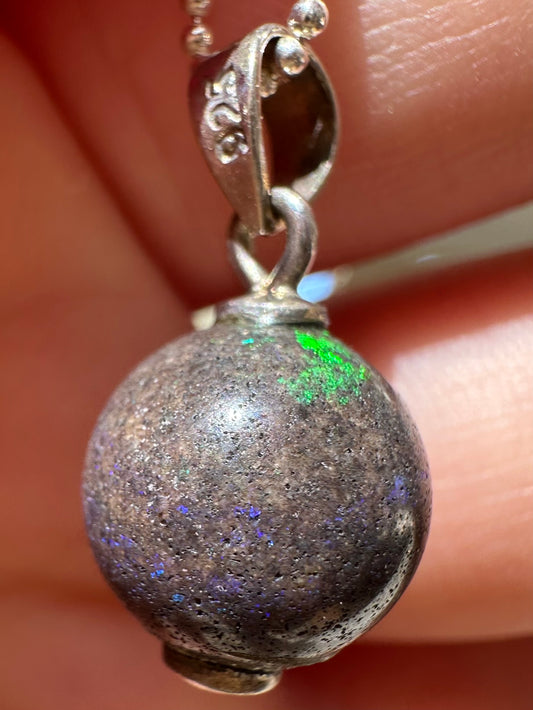 Australian Andamooka matrix green and purple opal focal bead pendant 8ct