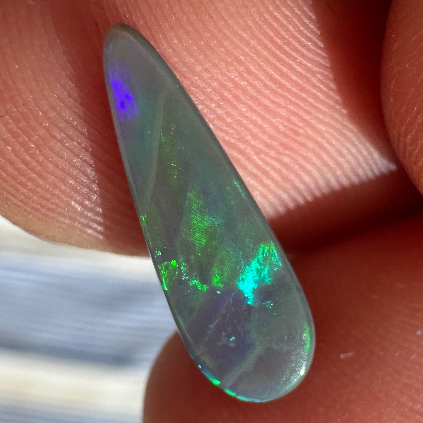 Australian mintabie Black Crystal Opal multicolored unset pendant or ring 1.05 cts
