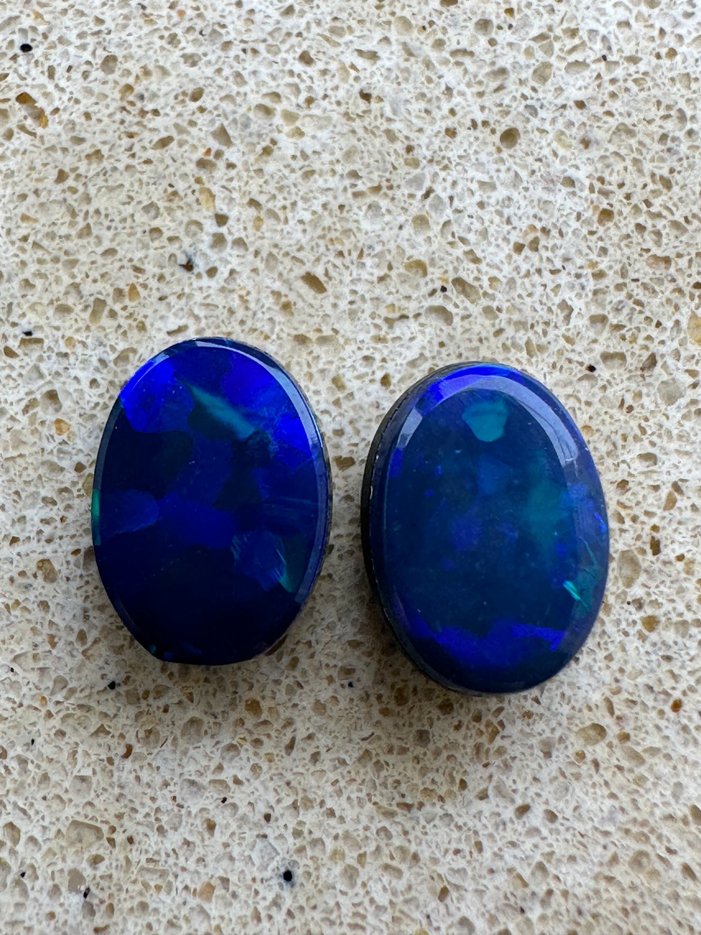 Australian lightning ridge doublet Opal pair multicolored unset pendant or earrings 1.125 cts