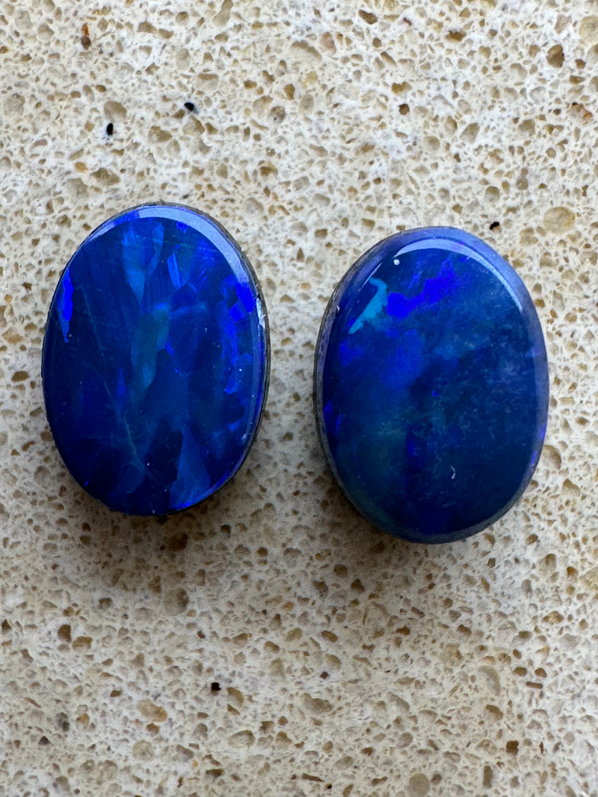 Australian lightning ridge doublet Opal pair multicolored unset pendant or earrings 1.20 cts