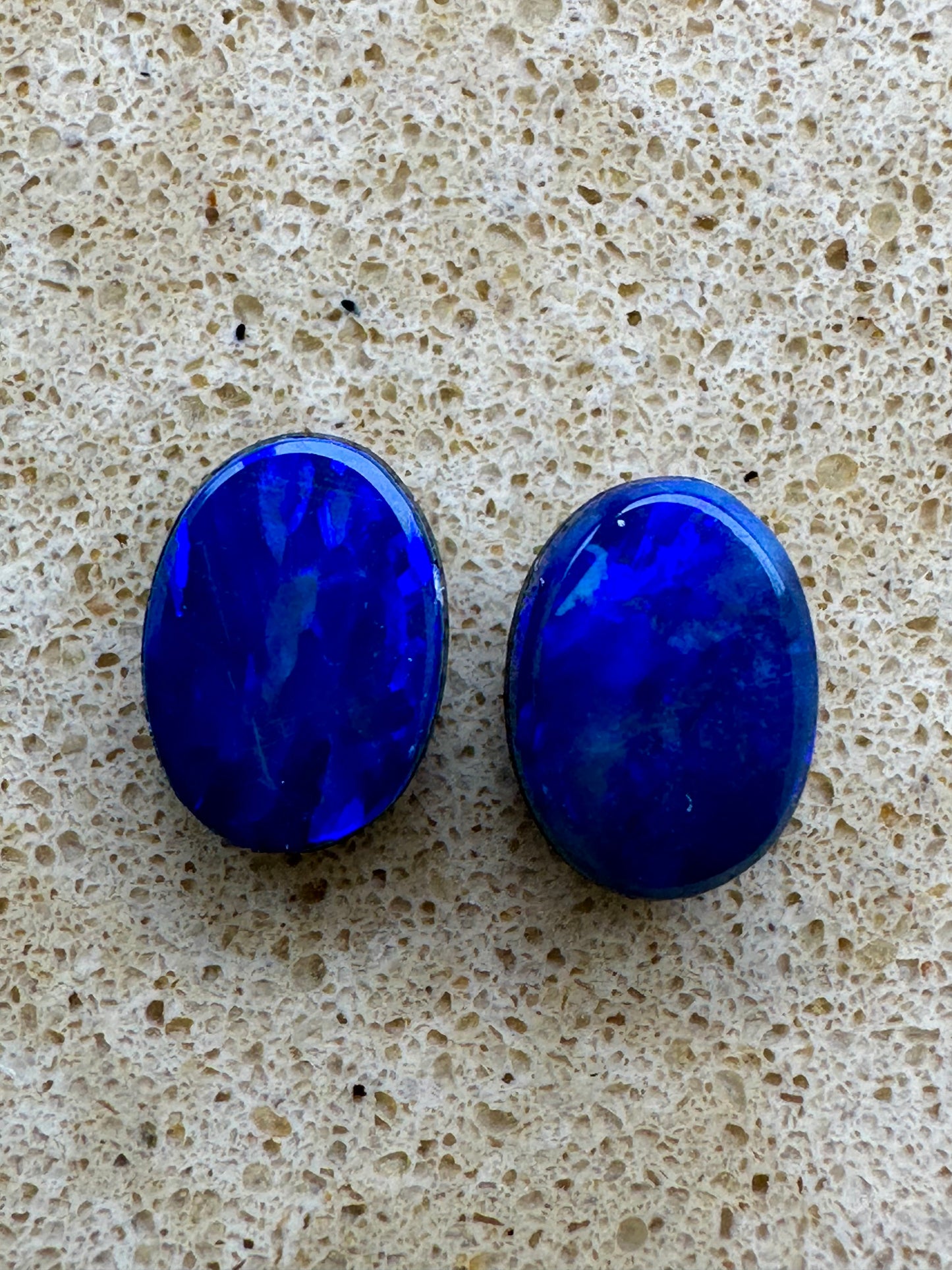 Australian lightning ridge doublet Opal pair multicolored unset pendant or earrings 1.20 cts