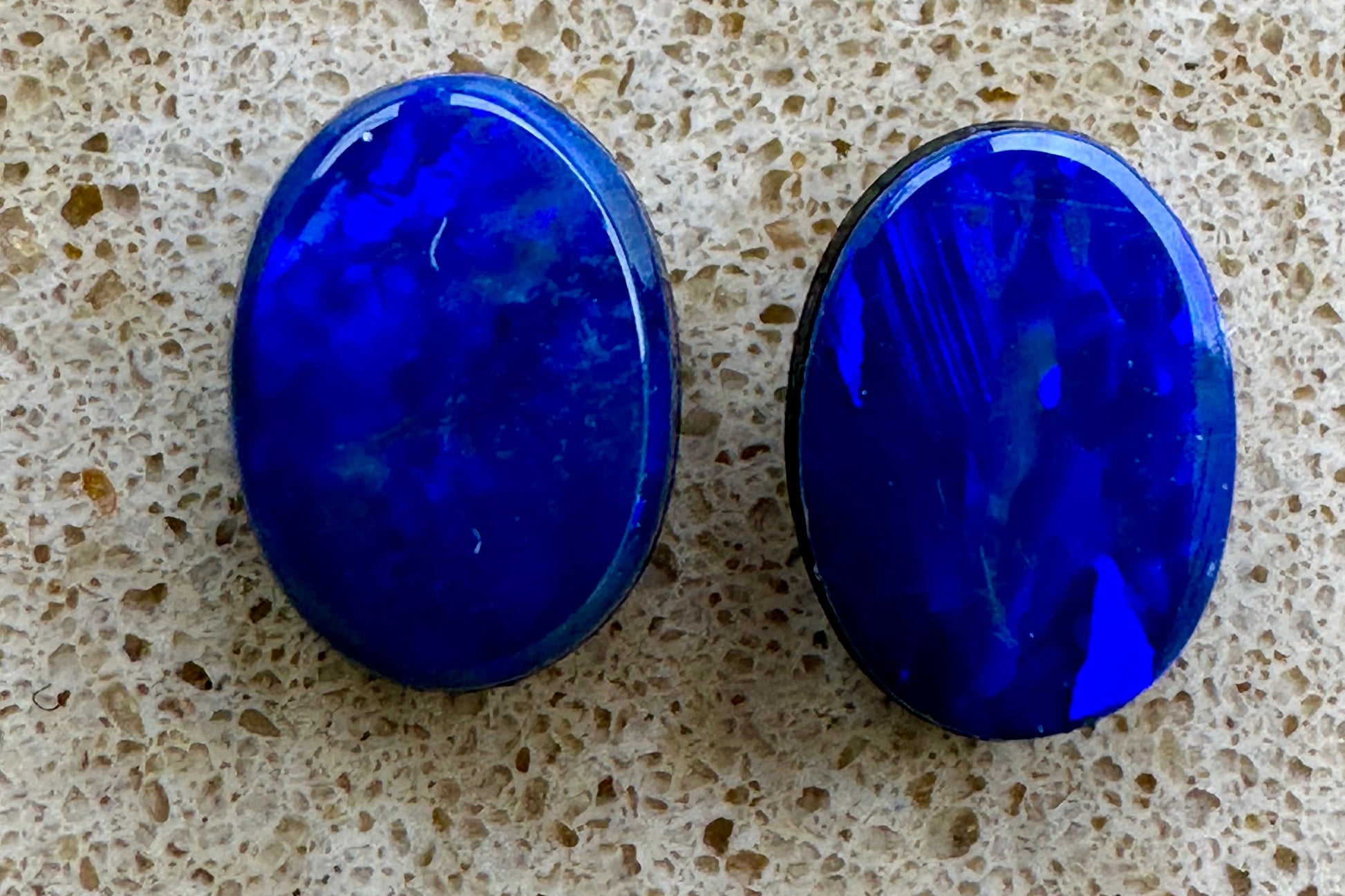 Australian lightning ridge doublet Opal pair multicolored unset pendant or earrings 1.20 cts