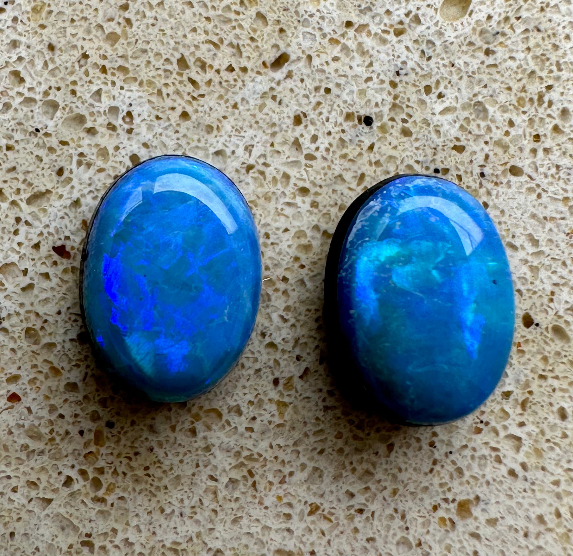Australian lightning ridge doublet Opal pair multicolored unset pendant or earrings 1.52 cts