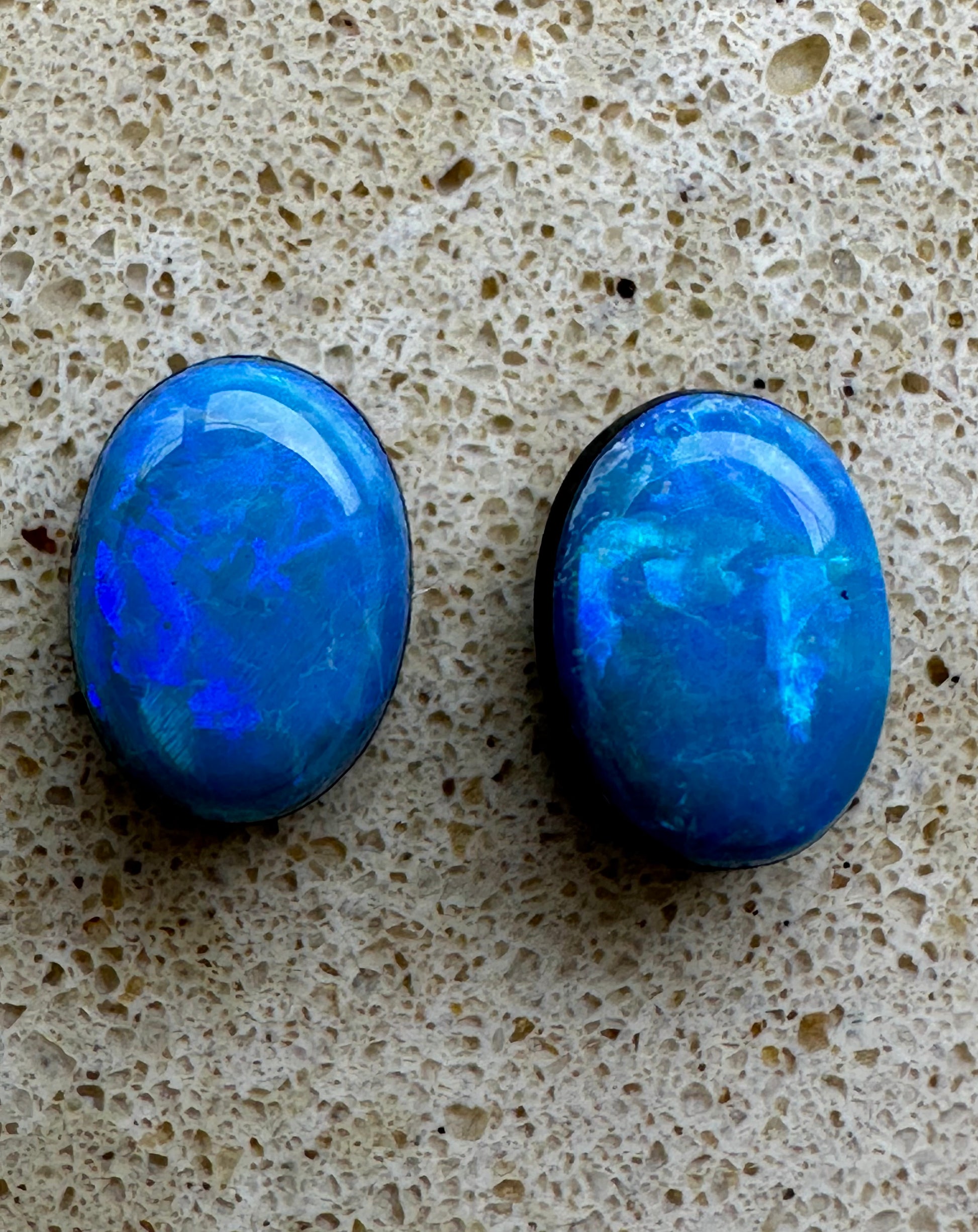Australian lightning ridge doublet Opal pair multicolored unset pendant or earrings 1.52 cts