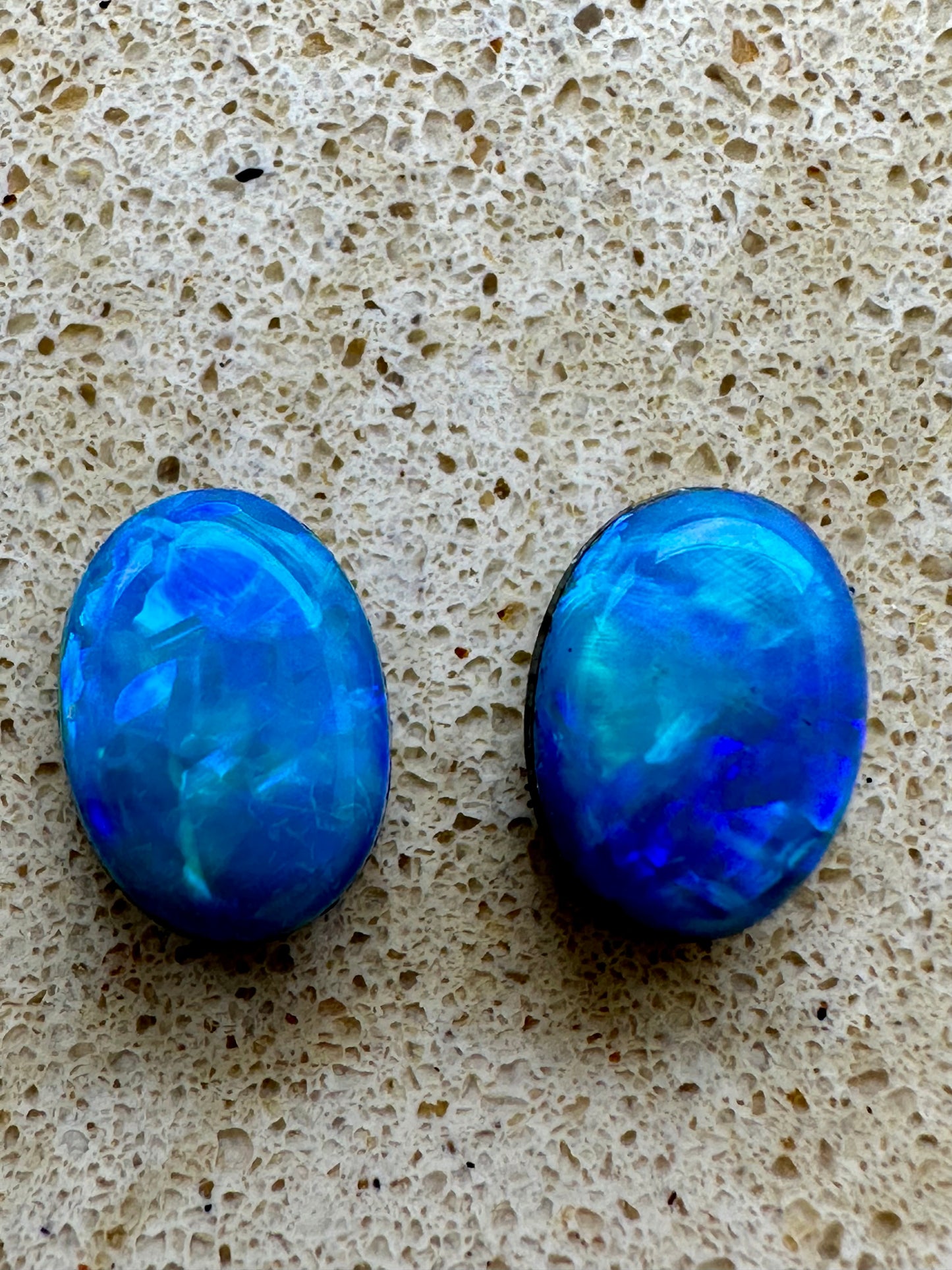 Australian lightning ridge doublet Opal pair multicolored unset pendant or earrings 1.515 cts