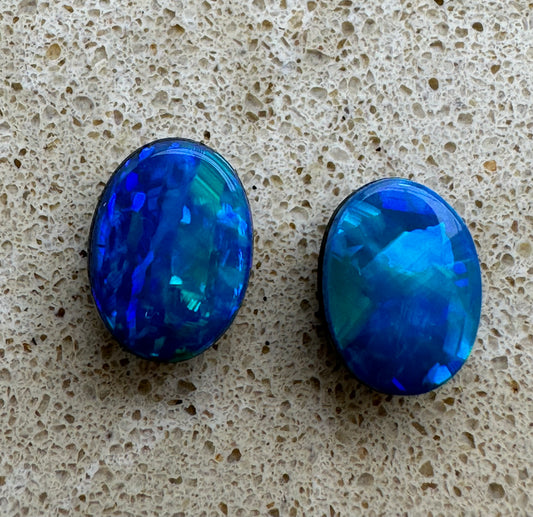 Australian lightning ridge doublet Opal pair multicolored unset pendant or earrings 1.195 cts
