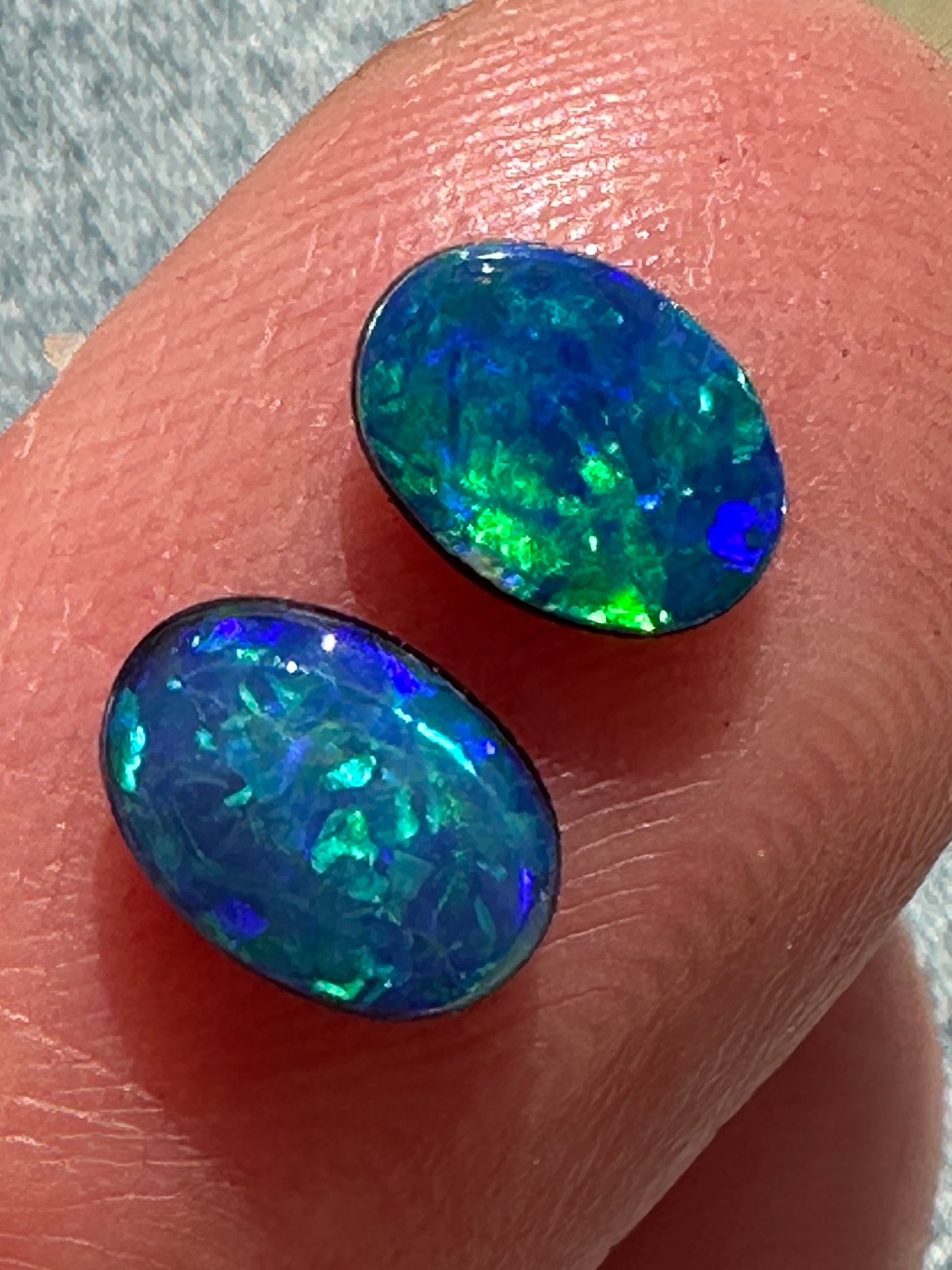 Australian lightning ridge doublet Opal pair multicolored unset pendant or earrings 1.02 cts