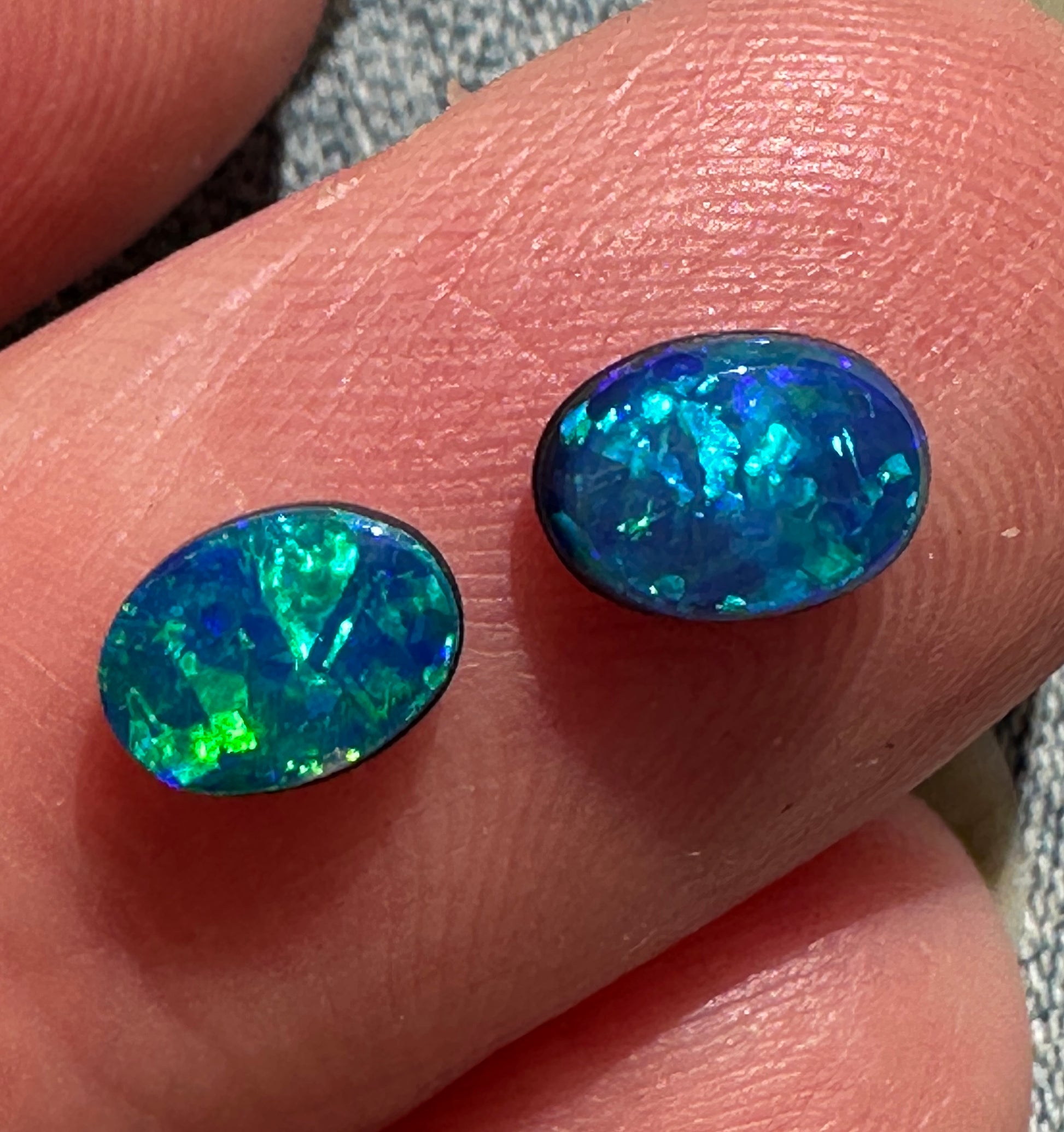 Australian lightning ridge doublet Opal pair multicolored unset pendant or earrings 1.02 cts