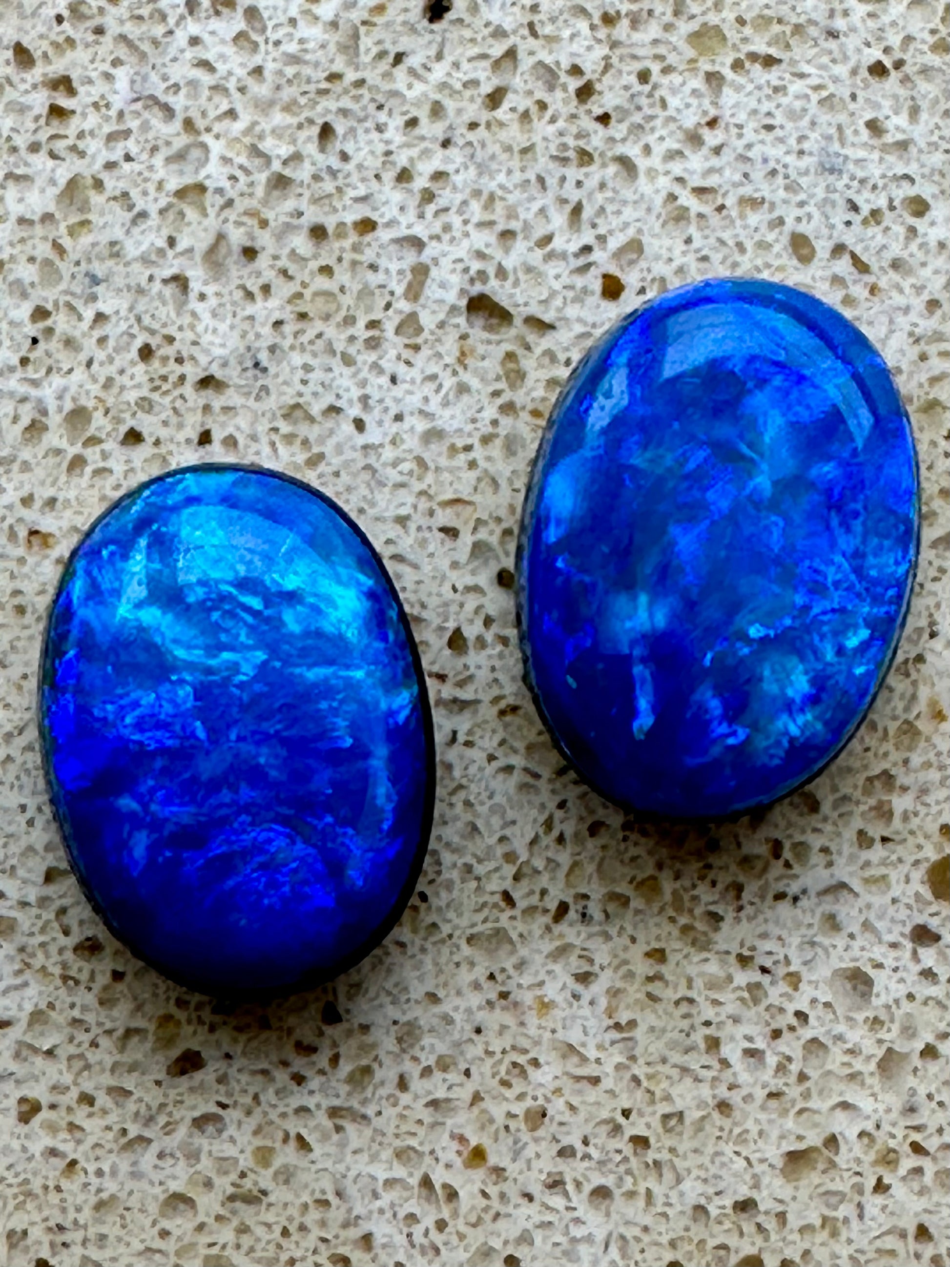 Australian lightning ridge doublet Opal pair multicolored unset pendant or earrings 1.30 cts