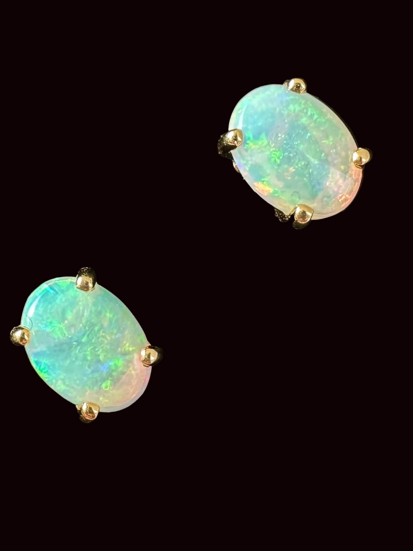 Australian opal 14 karat yellow gold earrings 7.92 cts