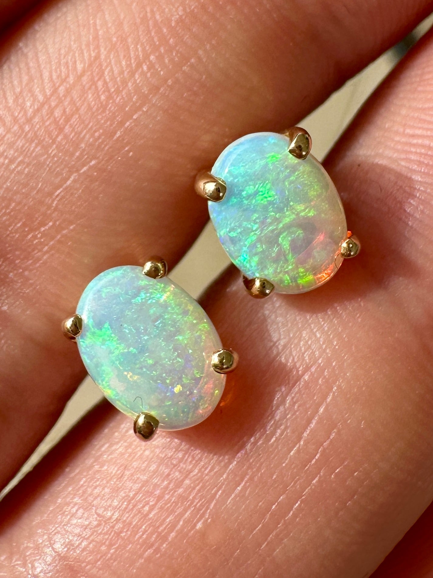 Australian opal 14 karat yellow gold earrings 7.92 cts