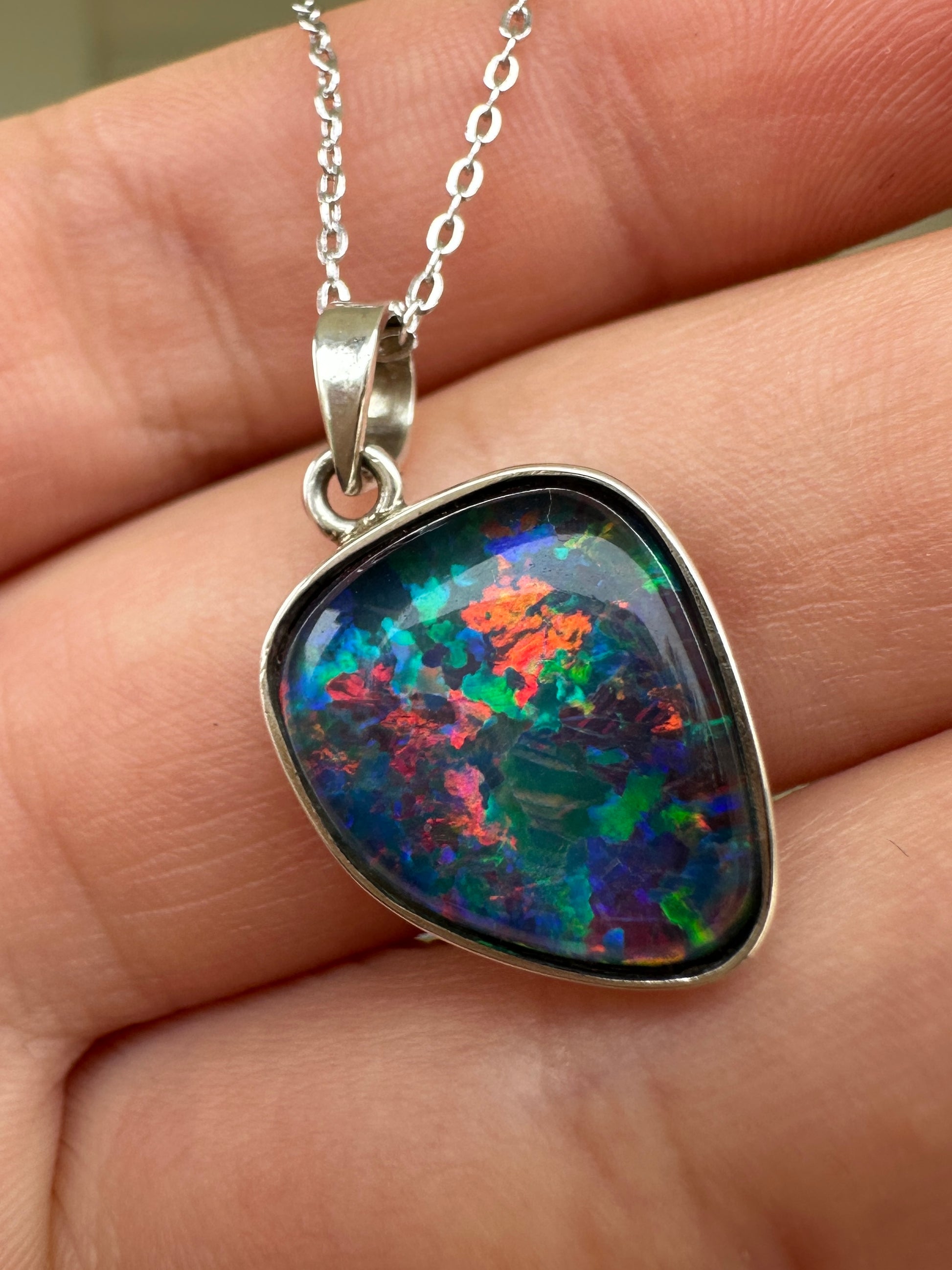 Coober Pedy triplet opal pendant - Australian natural Opal triplet set in sterling silver 11 cts 