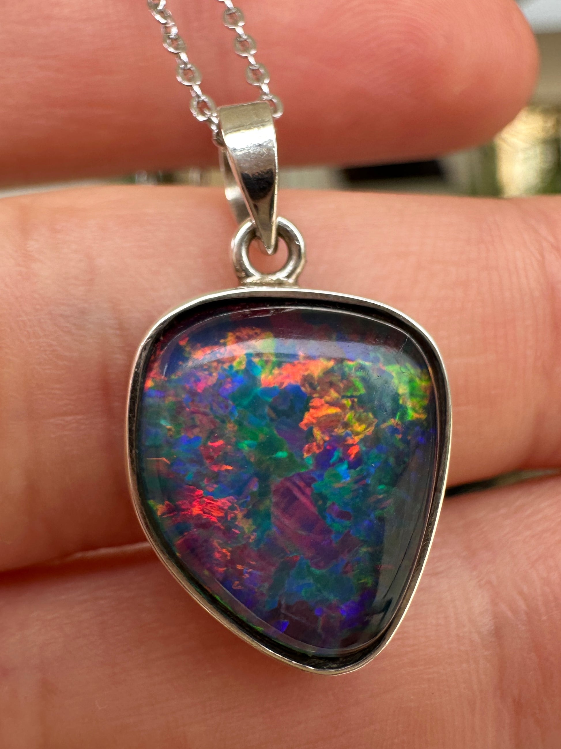 Coober Pedy triplet opal pendant - Australian natural Opal triplet set in sterling silver 11 cts 