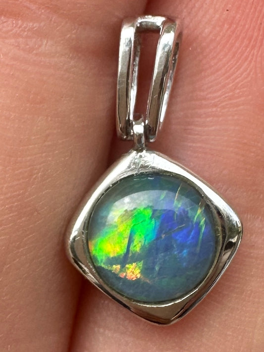 Australian muliticolored opal doublet drop pendant set in sterling silver 4.49 cts