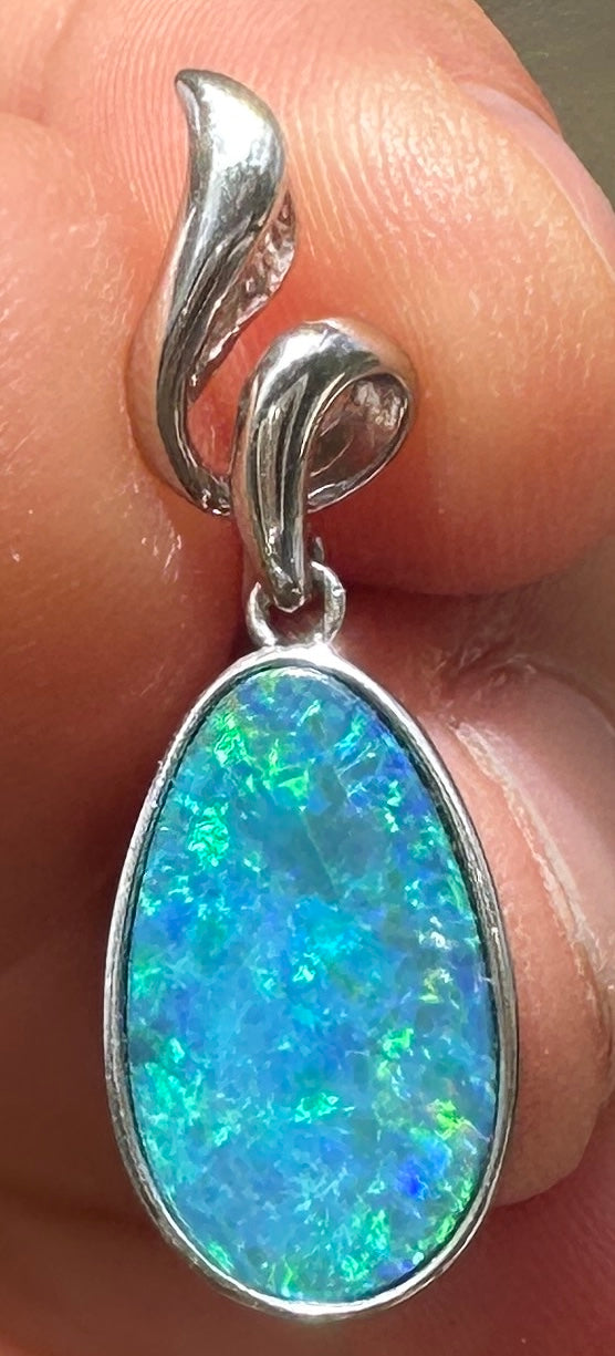 Australian muliticolored opal doublet drop pendant set in sterling silver 7.065 cts