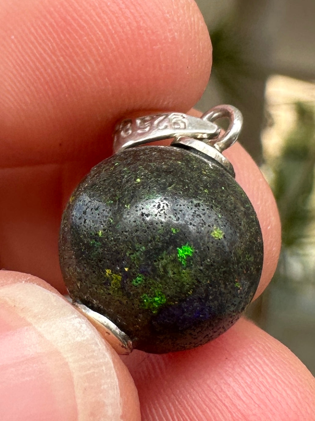 Australian muliticolored opal doublet drop pendant set in sterling silver chain 9.975 cts