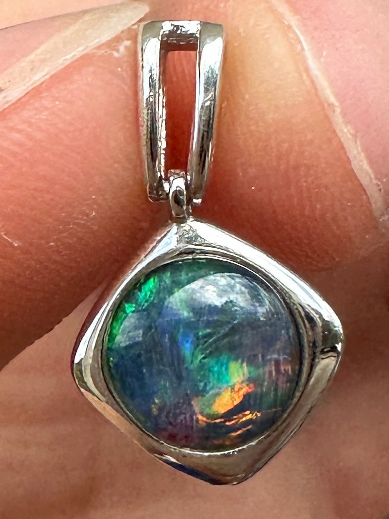 Australian muliticolored opal doublet drop pendant set in sterling silver 4.415 cts