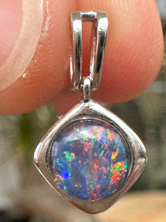 Australian muliticolored opal doublet drop pendant set in sterling silver 4.49 cts