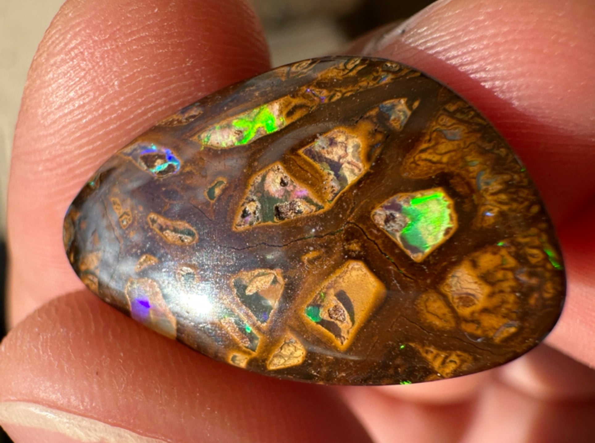 Australian Queensland Boulder green & purple unset pendant opal 13.53 ct