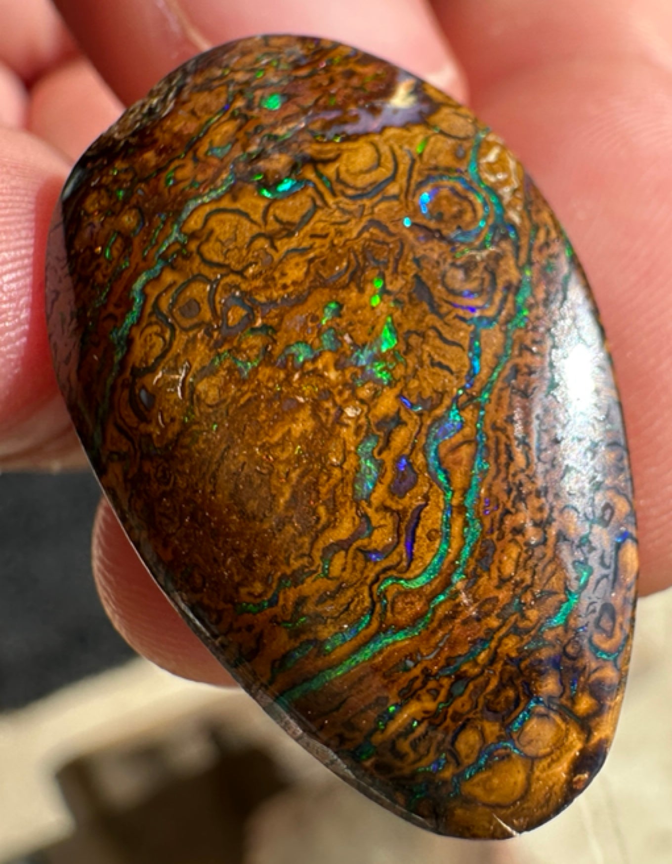 Australian Queensland Boulder multicolored unset pendant opal 25.20 ct