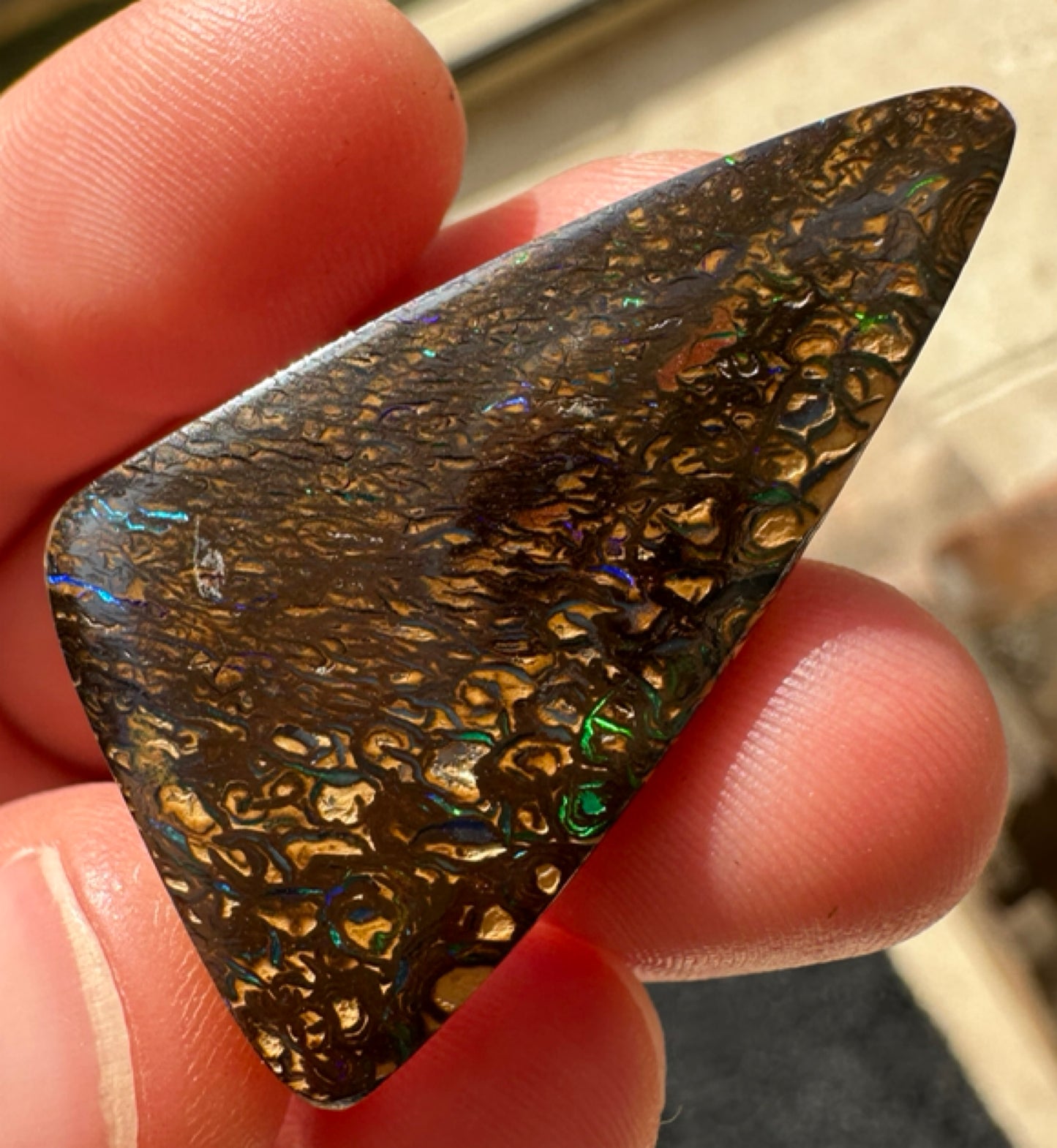 Australian Queensland Boulder multicolored unset pendant opal 31 ct