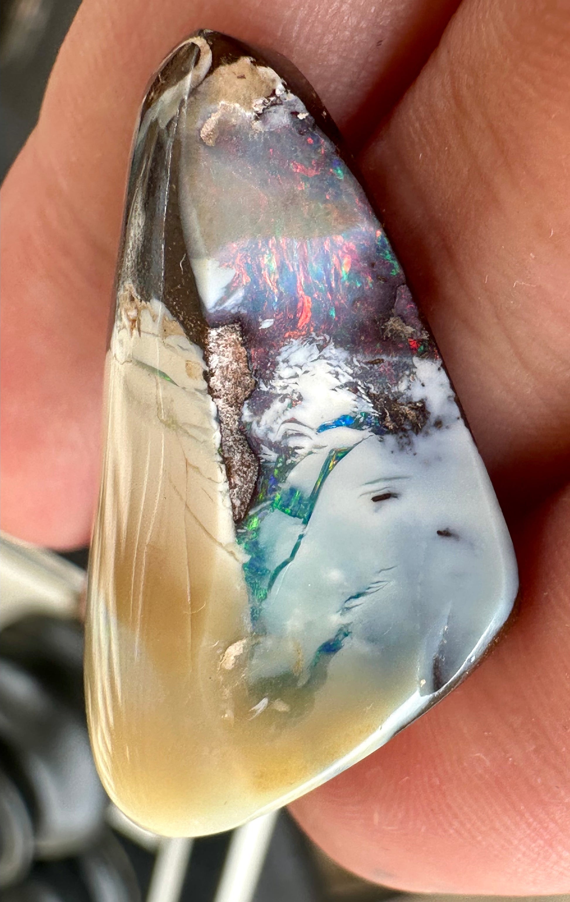 Opal Australian Queensland boulder unset pendant or ring multicolored opal 35.35cts
