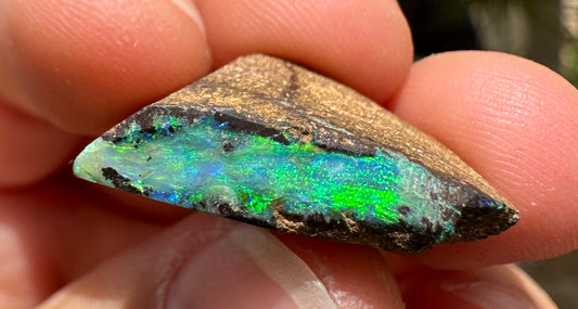 Australian Queensland Boulder opal rough large ring or pendant 15.95 cts