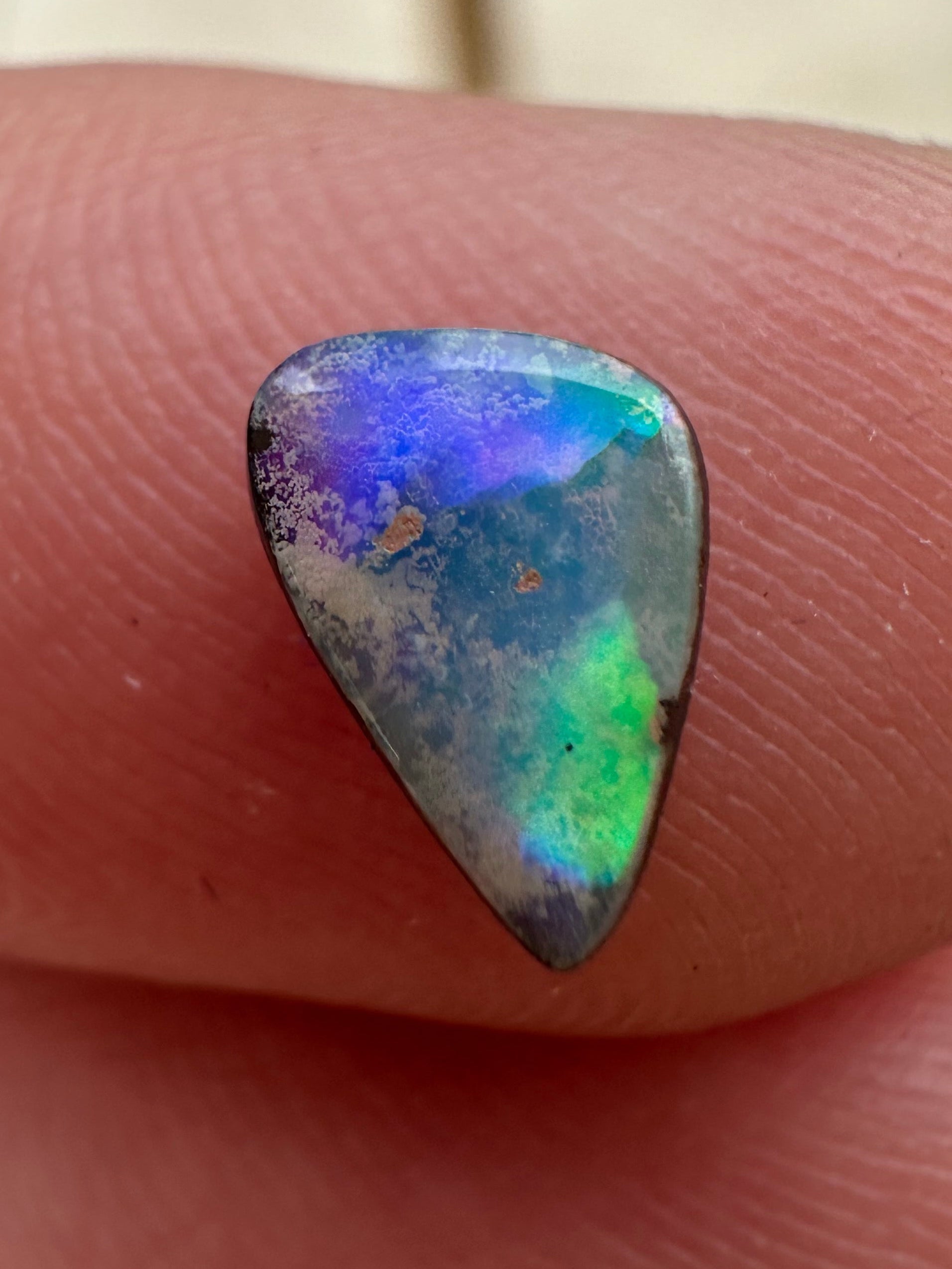 Opal Australian Queensland boulder unset pendant or ring multicolored opal 0.50 cts