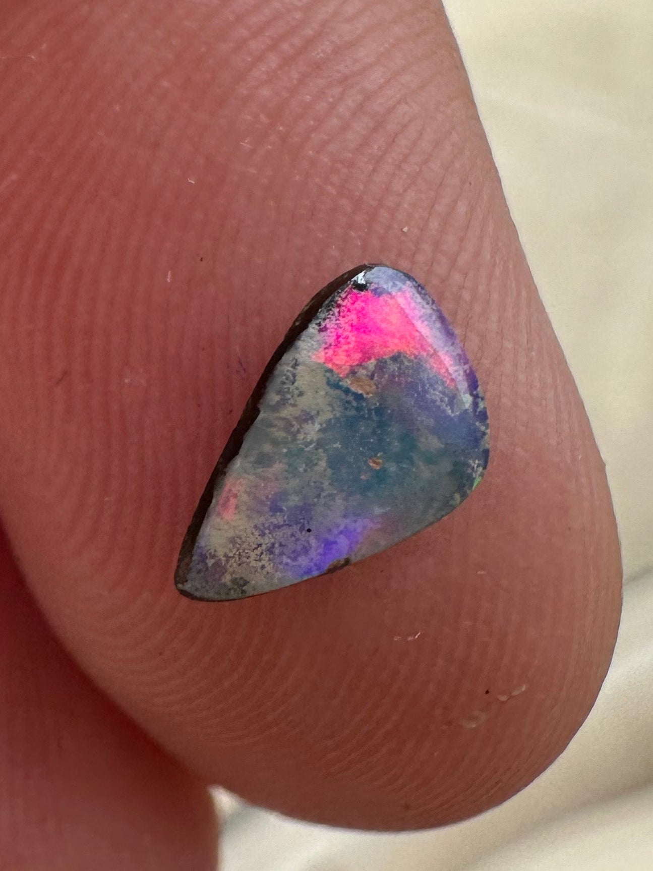Opal Australian Queensland boulder unset pendant or ring multicolored opal 0.50 cts