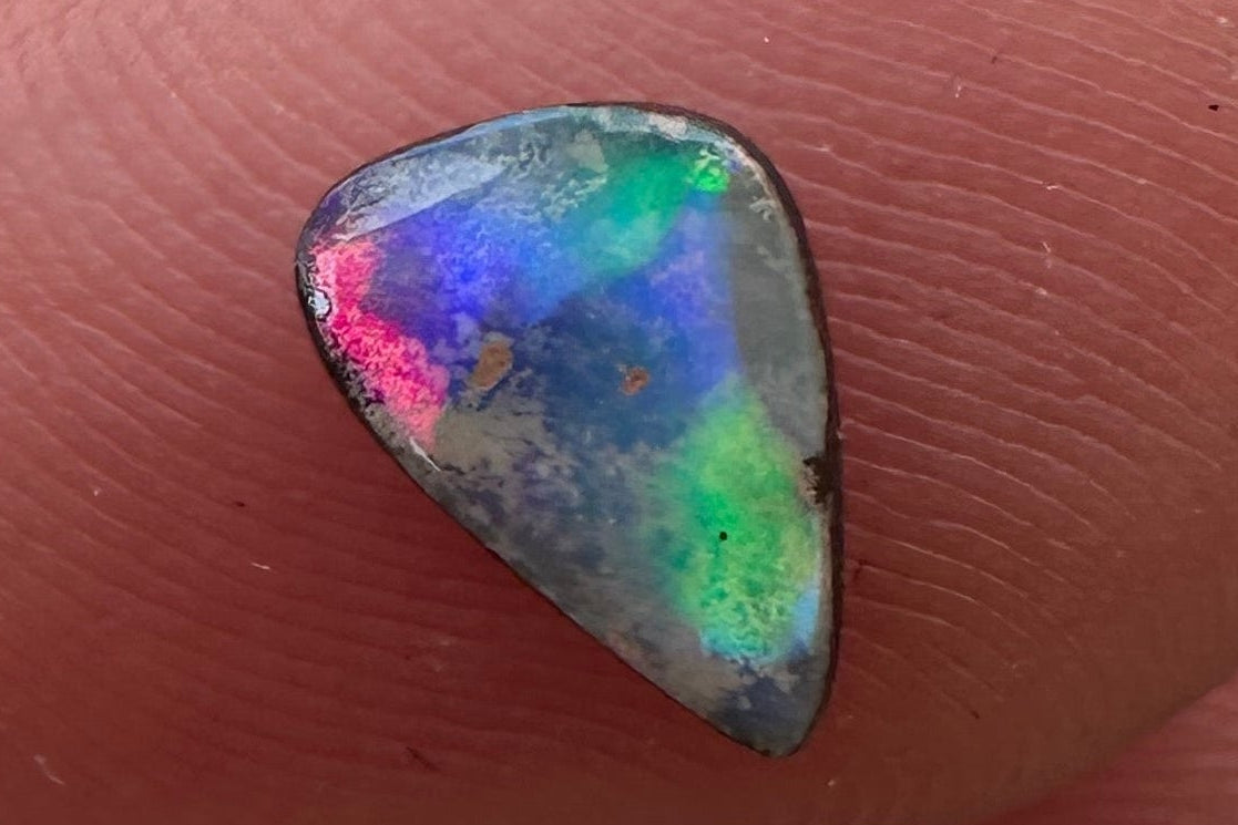 Opal Australian Queensland boulder unset pendant or ring multicolored opal 0.50 cts