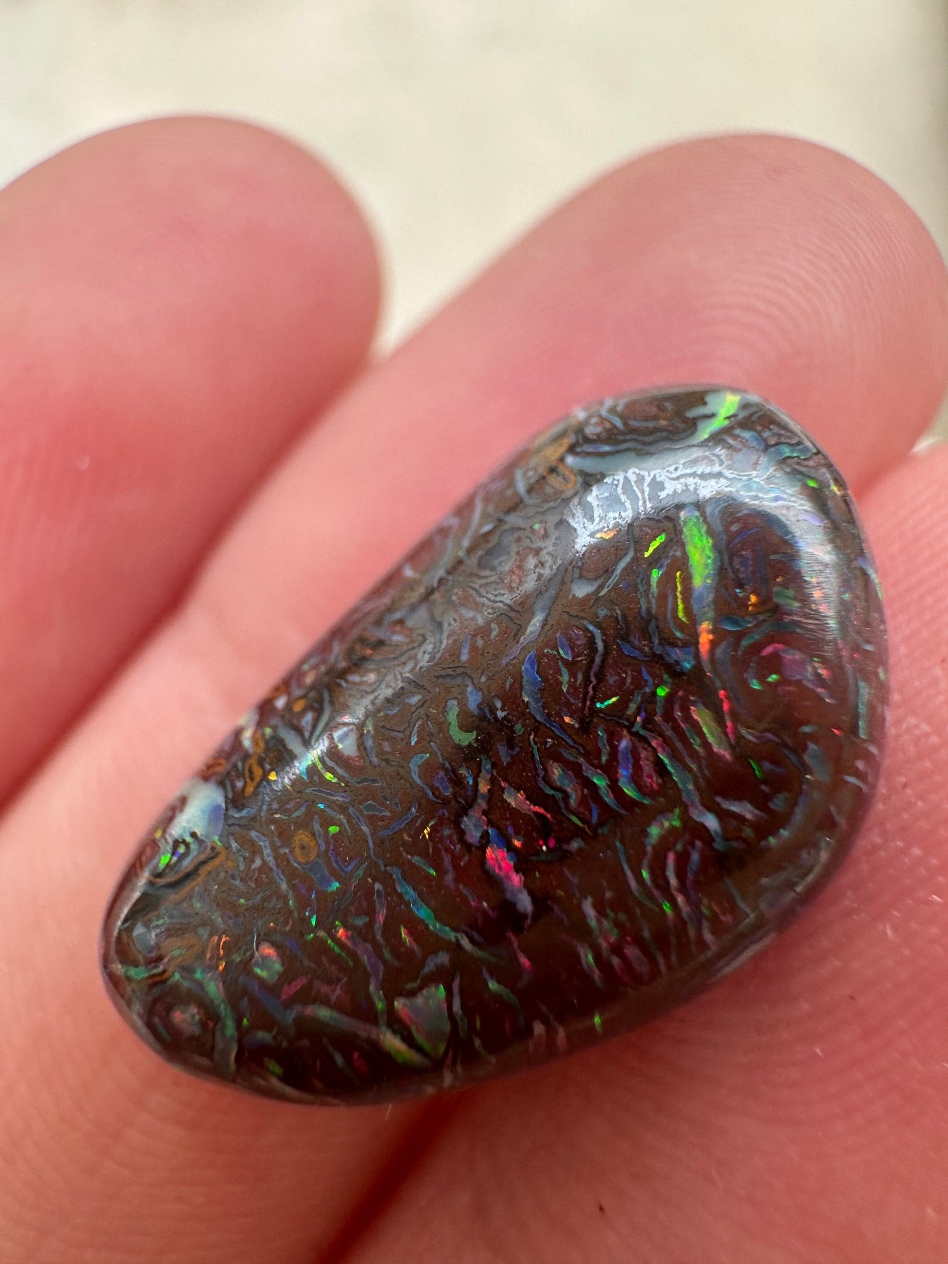 Opal Australian Queensland boulder unset pendant or ring multicolored opal 12 cts