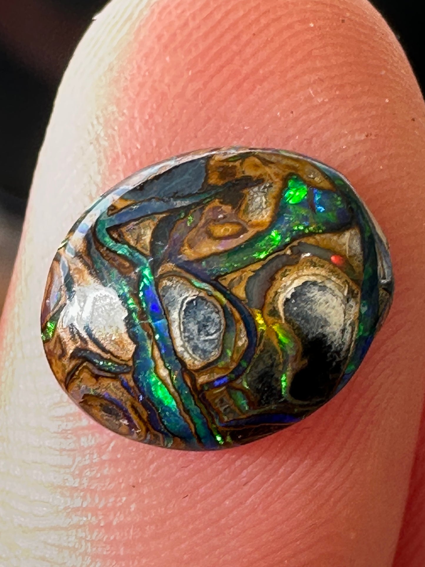 Opal Essence Queensland cut Boulder opal unset pendant or ring 2.05 cts